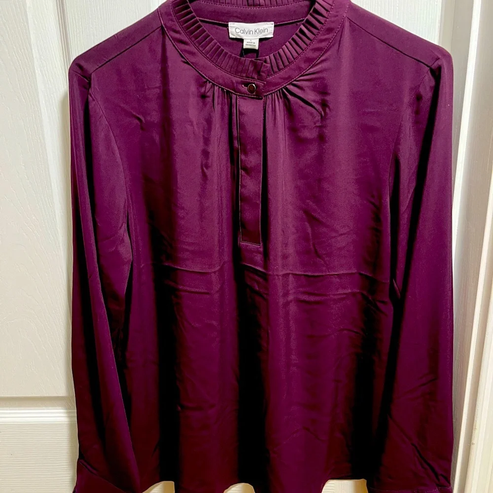 Calvin Klein NWT eggplant color blouse - Picture 1 of 3